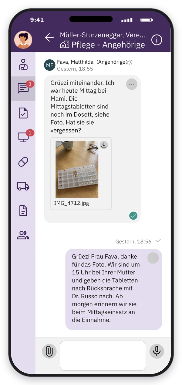 App-Screenshot: Chat Pflege – Angehörige: Die Tochter schickt ein Foto vom Dosett, die Pflege antwortet