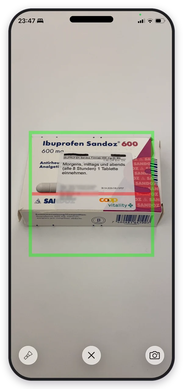 App-Screenshot: Medikamentenpackung mit der Smartphone-Kamera scannen